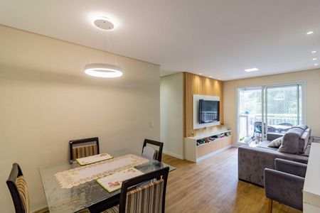 Sala de apartamento para alugar com 3 quartos, 81m² em Vila Isa, São Paulo