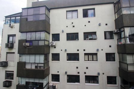 Apartamento à venda com 69m², 2 quartos e 1 vaga Apartamento à venda com 69m², 2 quartos e 1 vagaVista da Sacada