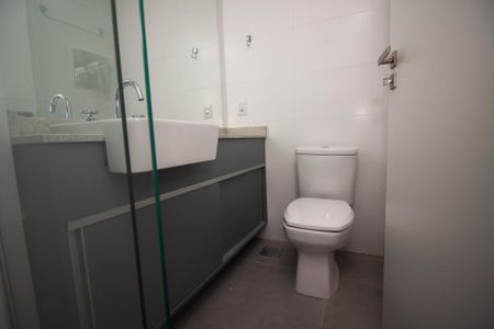 Apartamento à venda com 69m², 2 quartos e 1 vaga Apartamento à venda com 69m², 2 quartos e 1 vagaBanheiro Social