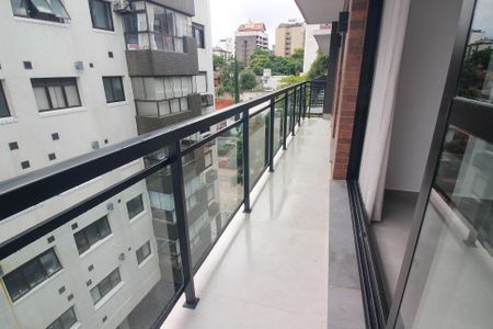 Apartamento à venda com 69m², 2 quartos e 1 vaga Apartamento à venda com 69m², 2 quartos e 1 vagaSacada da Sala