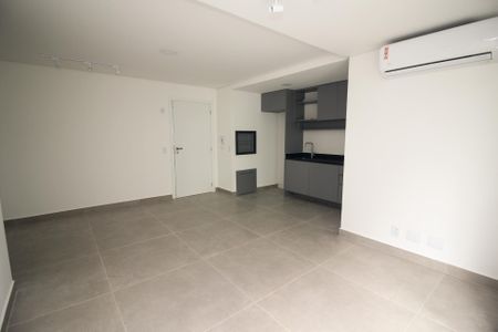 Apartamento à venda com 69m², 2 quartos e 1 vaga Apartamento à venda com 69m², 2 quartos e 1 vagaSala