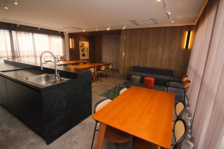 Apartamento à venda com 69m², 2 quartos e 1 vaga Apartamento à venda com 69m², 2 quartos e 1 vagaÁrea comum - Salão de festas