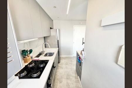 Apartamento à venda com 41m², 2 quartos e 1 vaga Apartamento à venda com 41m², 2 quartos e 1 vagaCozinha e Área de Serviço