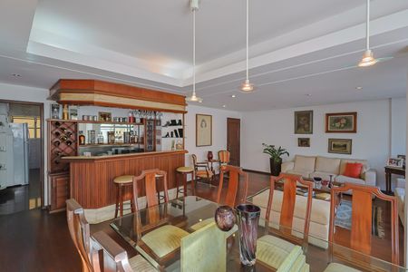 Apartamento à venda com 4 quartos, 220m² em Sion, Belo Horizonte