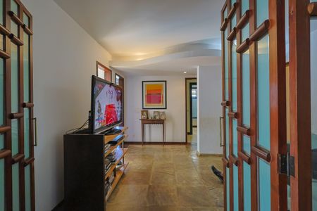 Apartamento à venda com 4 quartos, 220m² em Sion, Belo Horizonte