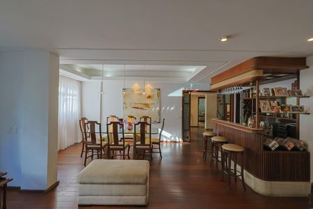 Apartamento à venda com 4 quartos, 220m² em Sion, Belo Horizonte