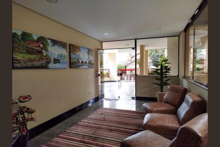 Apartamento à venda com 237m², 3 quartos e 3 vagas Apartamento à venda com 237m², 3 quartos e 3 vagasÁrea comum - Hall social