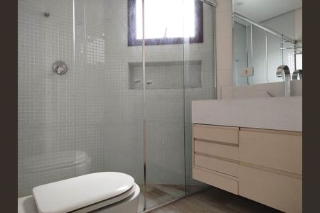 Apartamento à venda com 237m², 3 quartos e 3 vagas Apartamento à venda com 237m², 3 quartos e 3 vagasBanheiro 1 - suíte