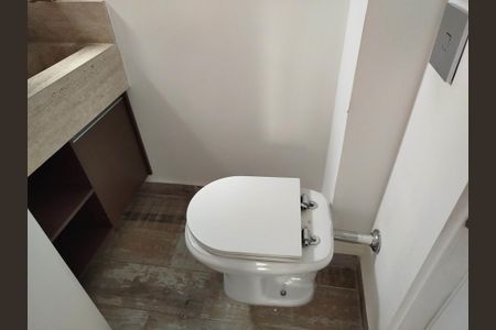 Apartamento à venda com 237m², 3 quartos e 3 vagas Apartamento à venda com 237m², 3 quartos e 3 vagasBanheiro 3 - lavabo