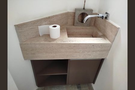 Apartamento à venda com 237m², 3 quartos e 3 vagas Apartamento à venda com 237m², 3 quartos e 3 vagasBanheiro 3 - lavabo