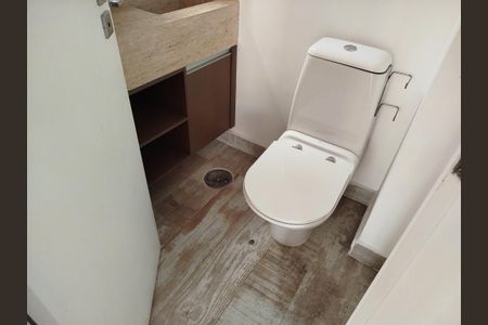 Apartamento à venda com 237m², 3 quartos e 3 vagas Apartamento à venda com 237m², 3 quartos e 3 vagasBanheiro 4 - Lavabo da cobertura