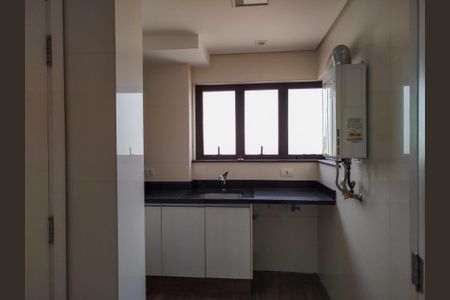 Apartamento à venda com 237m², 3 quartos e 3 vagas Apartamento à venda com 237m², 3 quartos e 3 vagasÁrea de Serviço