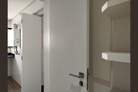 Apartamento à venda com 237m², 3 quartos e 3 vagas Apartamento à venda com 237m², 3 quartos e 3 vagasDespensa