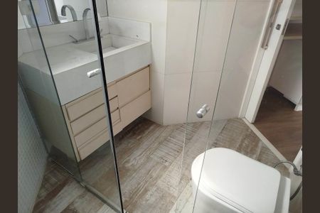 Apartamento à venda com 237m², 3 quartos e 3 vagas Apartamento à venda com 237m², 3 quartos e 3 vagasBanheiro 1 - suíte