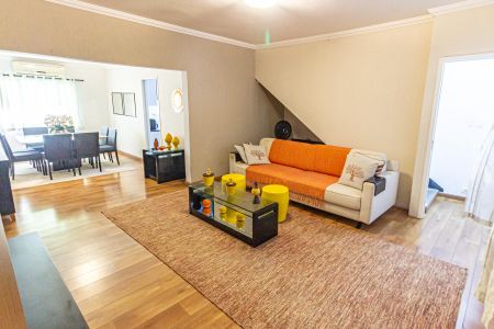 Sala de casa à venda com 4 quartos, 160m² em Vila Bertioga, São Paulo