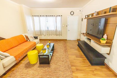 Sala de casa à venda com 4 quartos, 160m² em Vila Bertioga, São Paulo