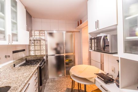 Apartamento à venda com 130m², 4 quartos e 2 vagasCozinha