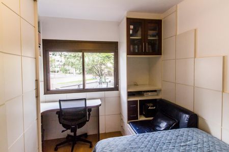 Apartamento à venda com 130m², 4 quartos e 2 vagasQuarto 3