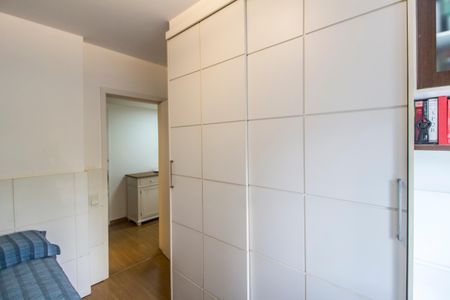Apartamento à venda com 130m², 4 quartos e 2 vagasQuarto 3