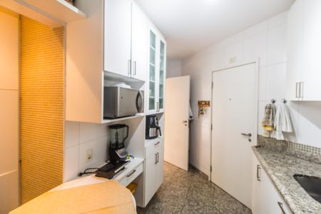 Apartamento à venda com 130m², 4 quartos e 2 vagasCozinha