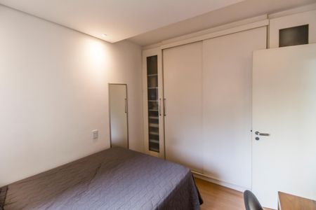 Apartamento à venda com 130m², 4 quartos e 2 vagasQuarto 2
