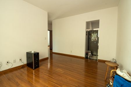 Apartamento à venda com 74m², 3 quartos e 1 vaga Apartamento à venda com 74m², 3 quartos e 1 vagaSala