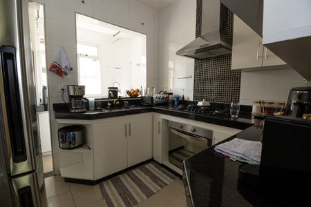Apartamento à venda com 74m², 3 quartos e 1 vaga Apartamento à venda com 74m², 3 quartos e 1 vagaCozinha e Área de Serviço