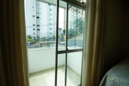 Apartamento à venda com 74m², 3 quartos e 1 vaga Apartamento à venda com 74m², 3 quartos e 1 vagaSacada do Quarto