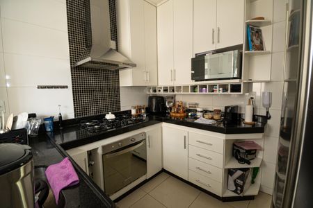 Apartamento à venda com 74m², 3 quartos e 1 vaga Apartamento à venda com 74m², 3 quartos e 1 vagaCozinha e Área de Serviço