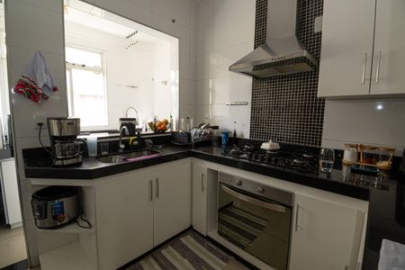 Apartamento à venda com 74m², 3 quartos e 1 vaga Apartamento à venda com 74m², 3 quartos e 1 vagaCozinha e Área de Serviço