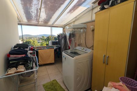 Casa à venda com 182m², 4 quartos e 4 vagasÁrea de Serviço