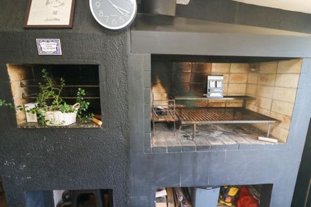 Casa à venda com 182m², 4 quartos e 4 vagasChurrasqueira