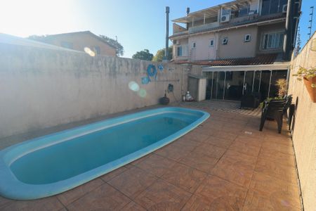 Casa à venda com 182m², 4 quartos e 4 vagasPiscina