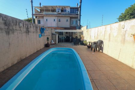 Casa à venda com 182m², 4 quartos e 4 vagasPiscina