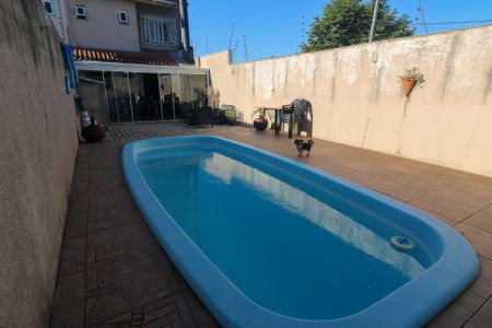 Casa à venda com 182m², 4 quartos e 4 vagasPiscina