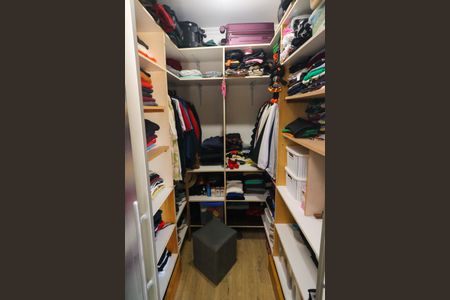 Casa à venda com 182m², 4 quartos e 4 vagasCloset da suíte 1