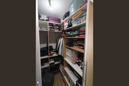Casa à venda com 182m², 4 quartos e 4 vagasCloset da suíte 1