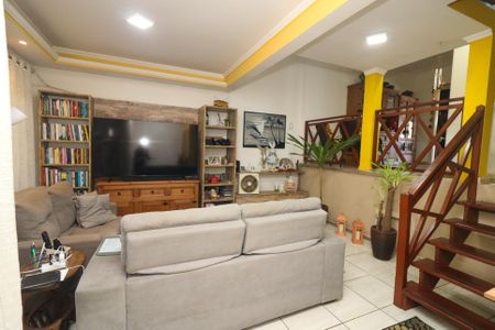 Sala de casa à venda com 4 quartos, 182m² em Espírito Santo, Porto Alegre