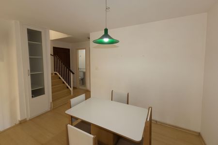 Casa de condomínio para alugar com 247m², 3 quartos e 2 vagas Casa de condomínio para alugar com 247m², 3 quartos e 2 vagasSala de Jantar