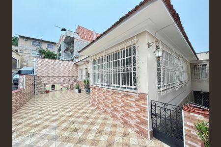 Casa à venda com 121m², 4 quartos e 3 vagasFachada