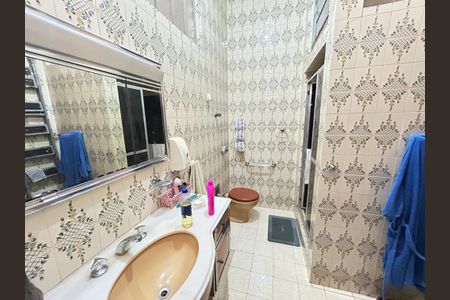 Casa à venda com 121m², 4 quartos e 3 vagasBanheiro