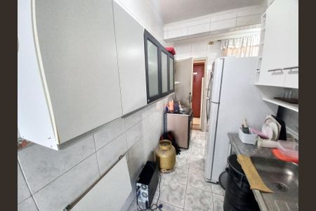 Cozinha de apartamento para alugar com 1 quarto, 35m² em Morro dos Barbosas, São Vicente