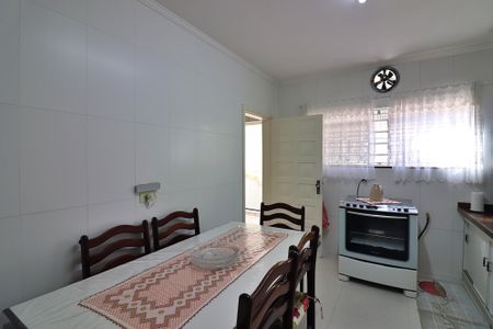 Casa para alugar com 120m², 3 quartos e 3 vagasCozinha 