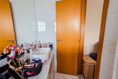 Apartamento à venda com 48m², 2 quartos e 2 vagasBanheiro da Suíte 2