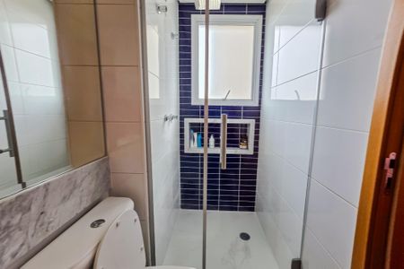 Apartamento à venda com 48m², 2 quartos e 2 vagasBanheiro da Suíte 1 