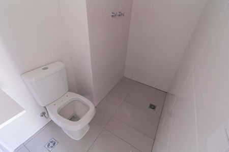 Apartamento para alugar com 70m², 2 quartos e 1 vaga Apartamento para alugar com 70m², 2 quartos e 1 vagaBanheiro da Suíte