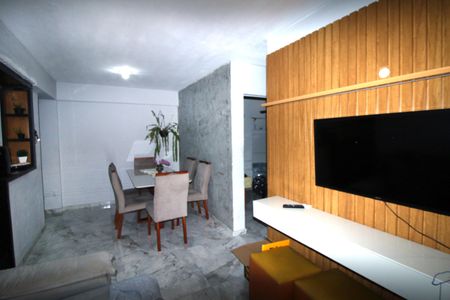 Sala de apartamento à venda com 2 quartos, 45m² em Olaria, Rio de Janeiro