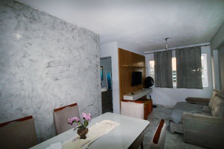 Sala de apartamento à venda com 2 quartos, 45m² em Olaria, Rio de Janeiro