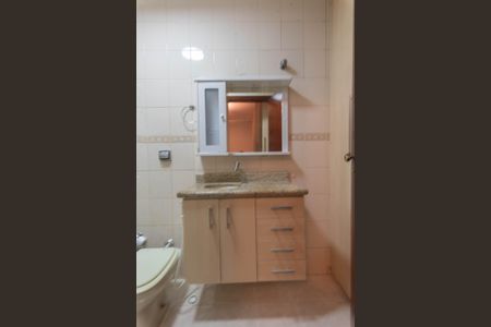 Casa de condomínio à venda com 135m², 3 quartos e 2 vagas Casa de condomínio à venda com 135m², 3 quartos e 2 vagasBanheiro da Suíte