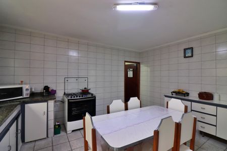 Casa à venda com 300m², 5 quartos e 2 vagasCozinha 